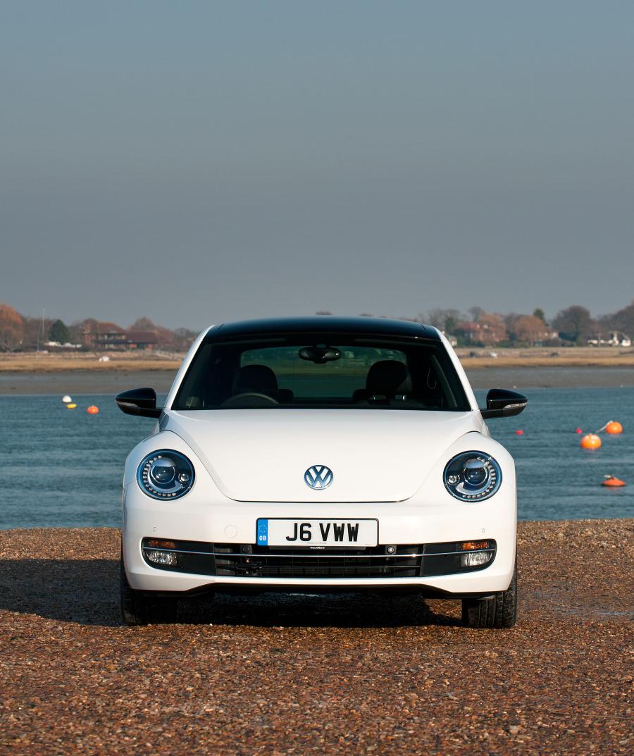  Volkswagen Beetle 2011 года  (UK) (фото 33 из 39)
